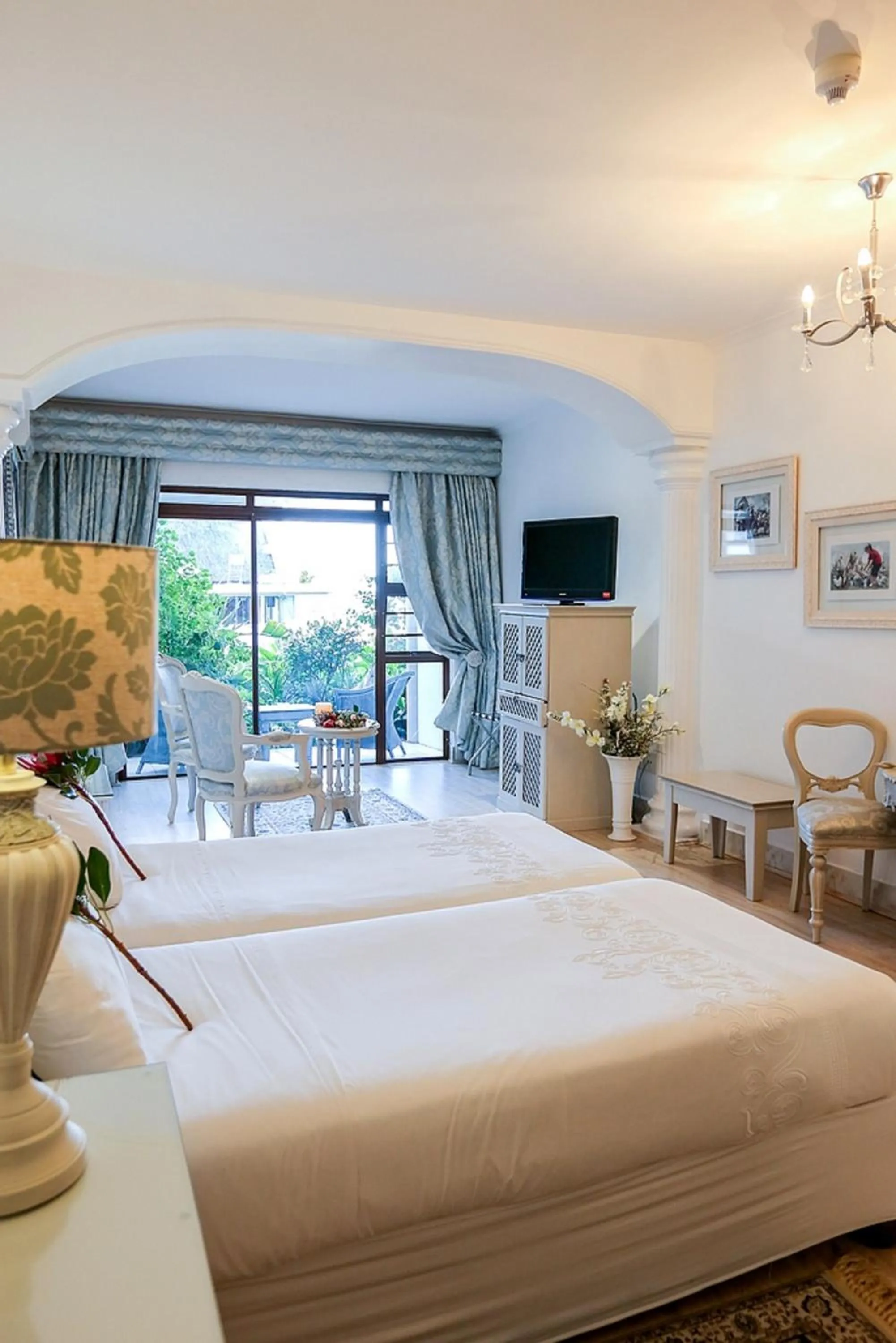 Photo of the whole room, Bed in Misty Waves Boutique Hotel