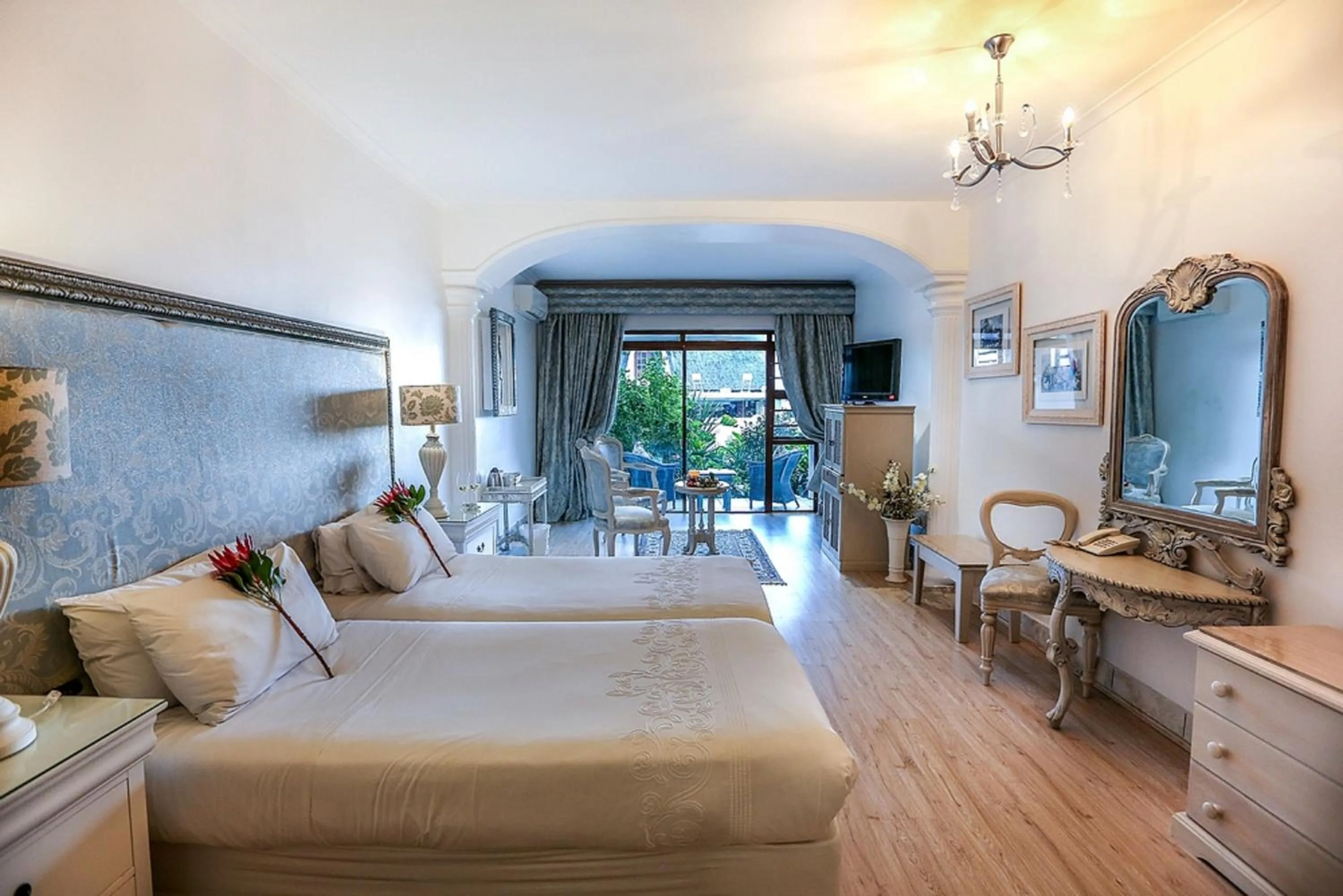 Photo of the whole room, Bed in Misty Waves Boutique Hotel