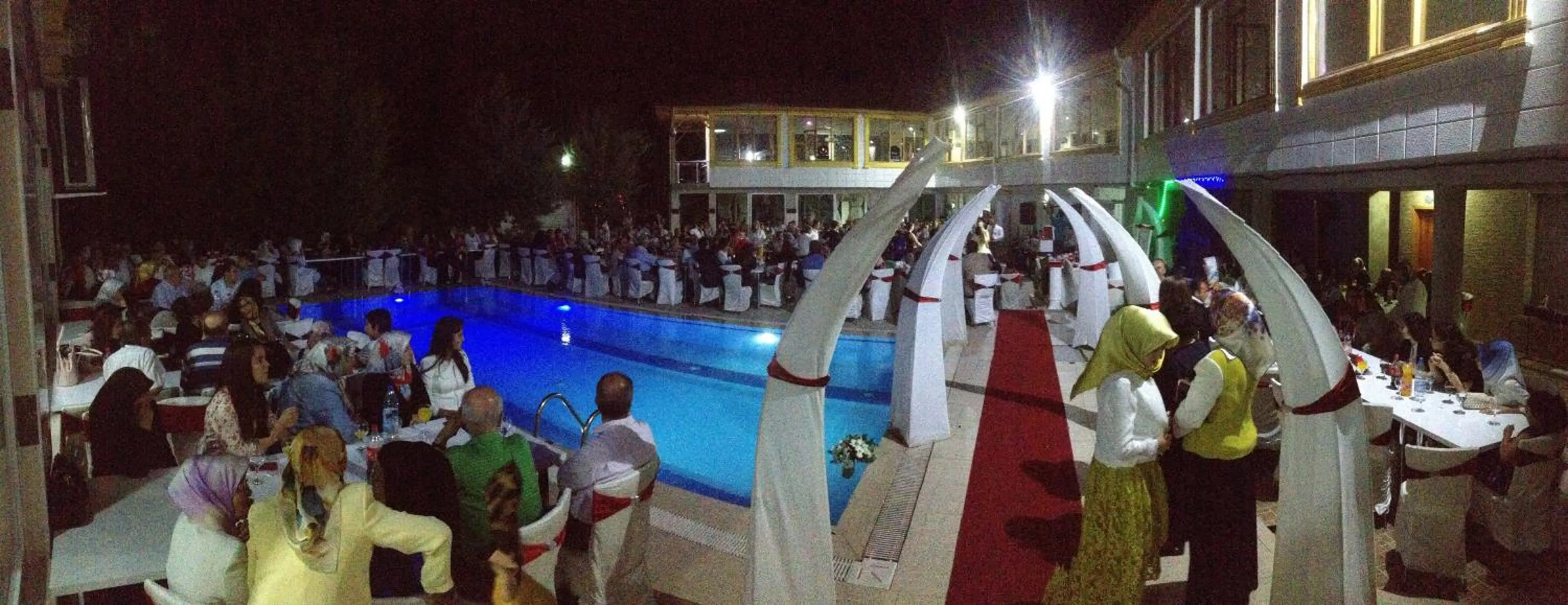 Evening entertainment in HD Miray Otel