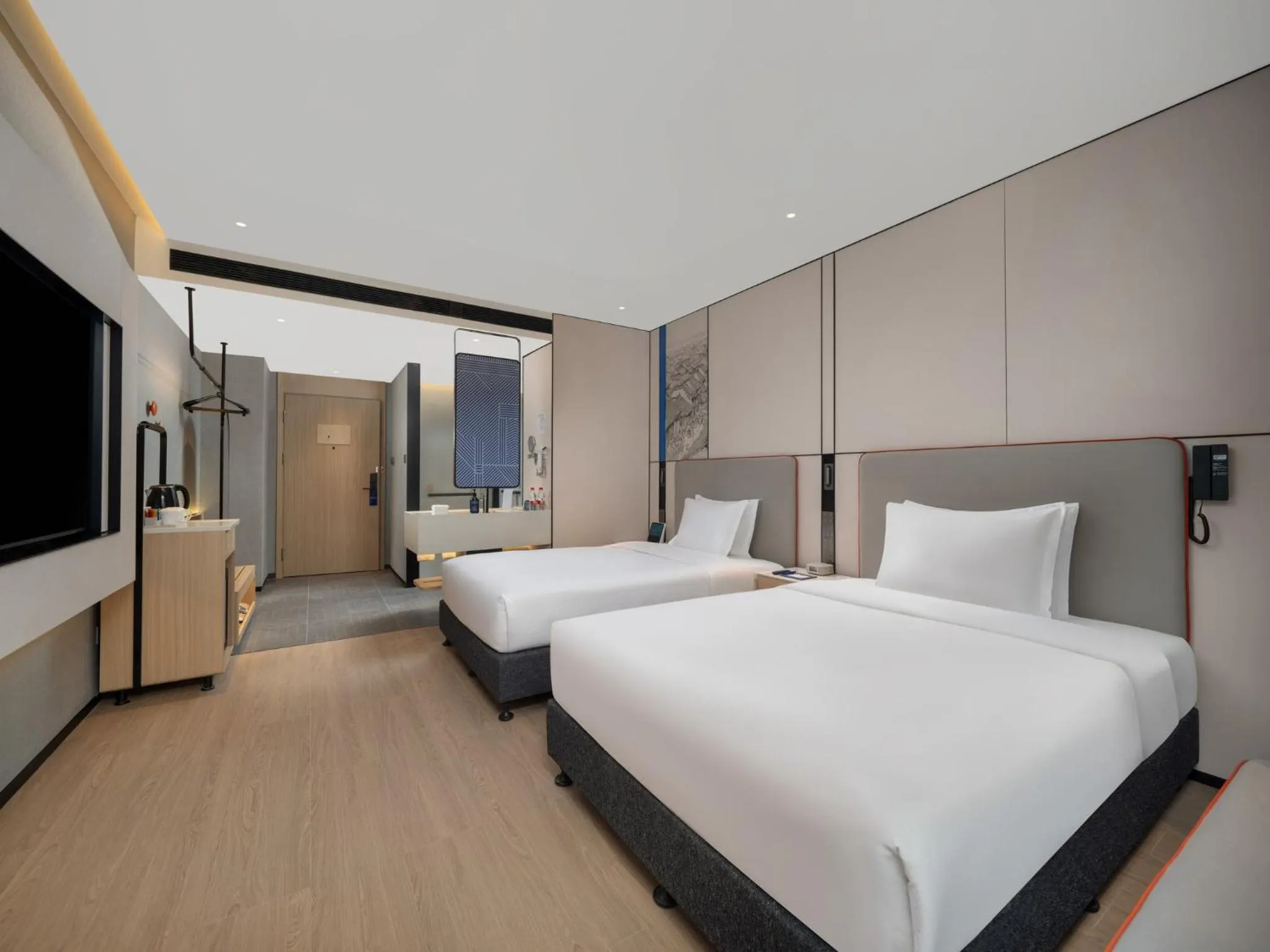 Photo of the whole room, Bed in Holiday Inn Express Chengdu Shuangliu Chuanda Road by IHG
