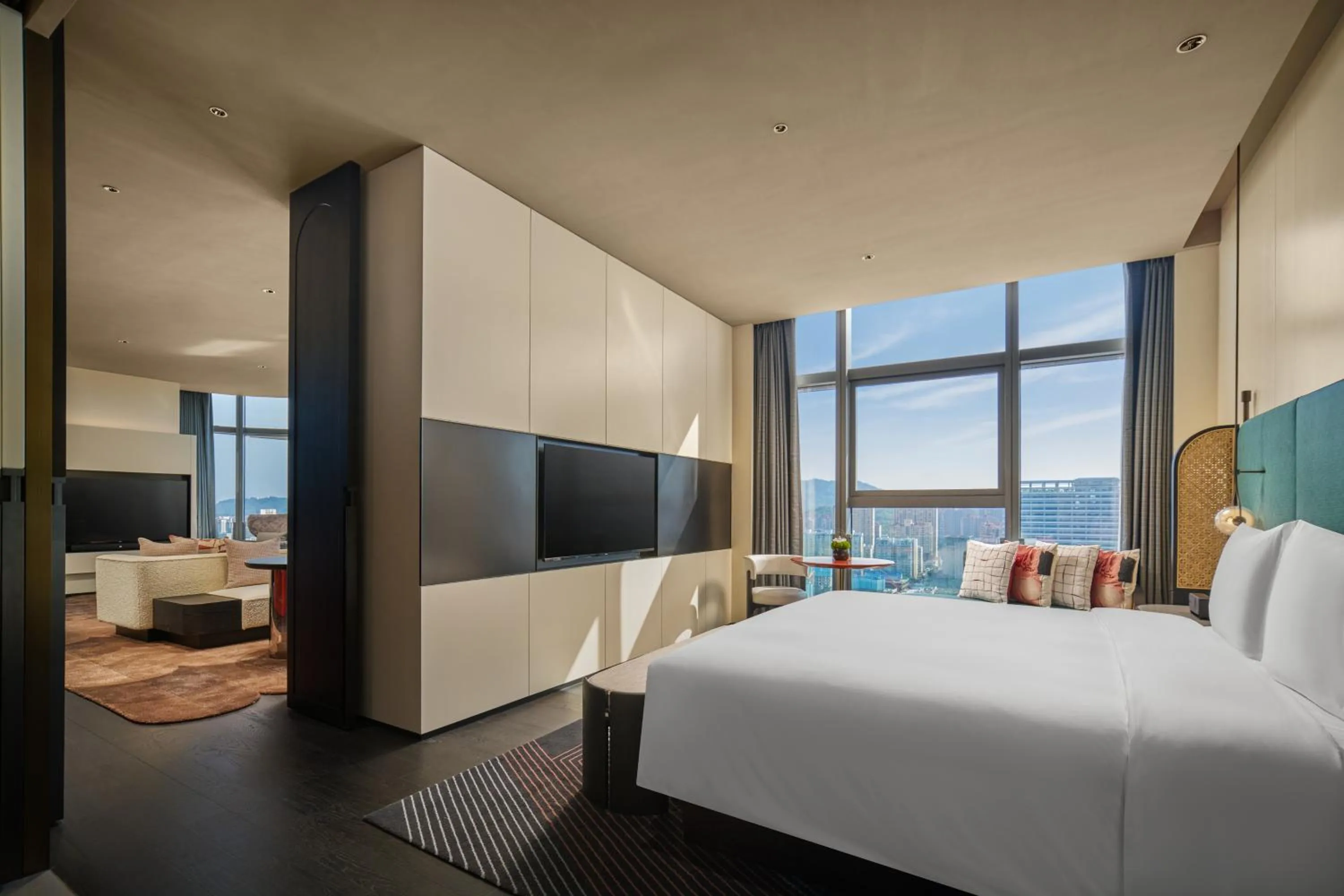 Bed in Hotel Indigo Zhuhai Xiangzhou by IHG