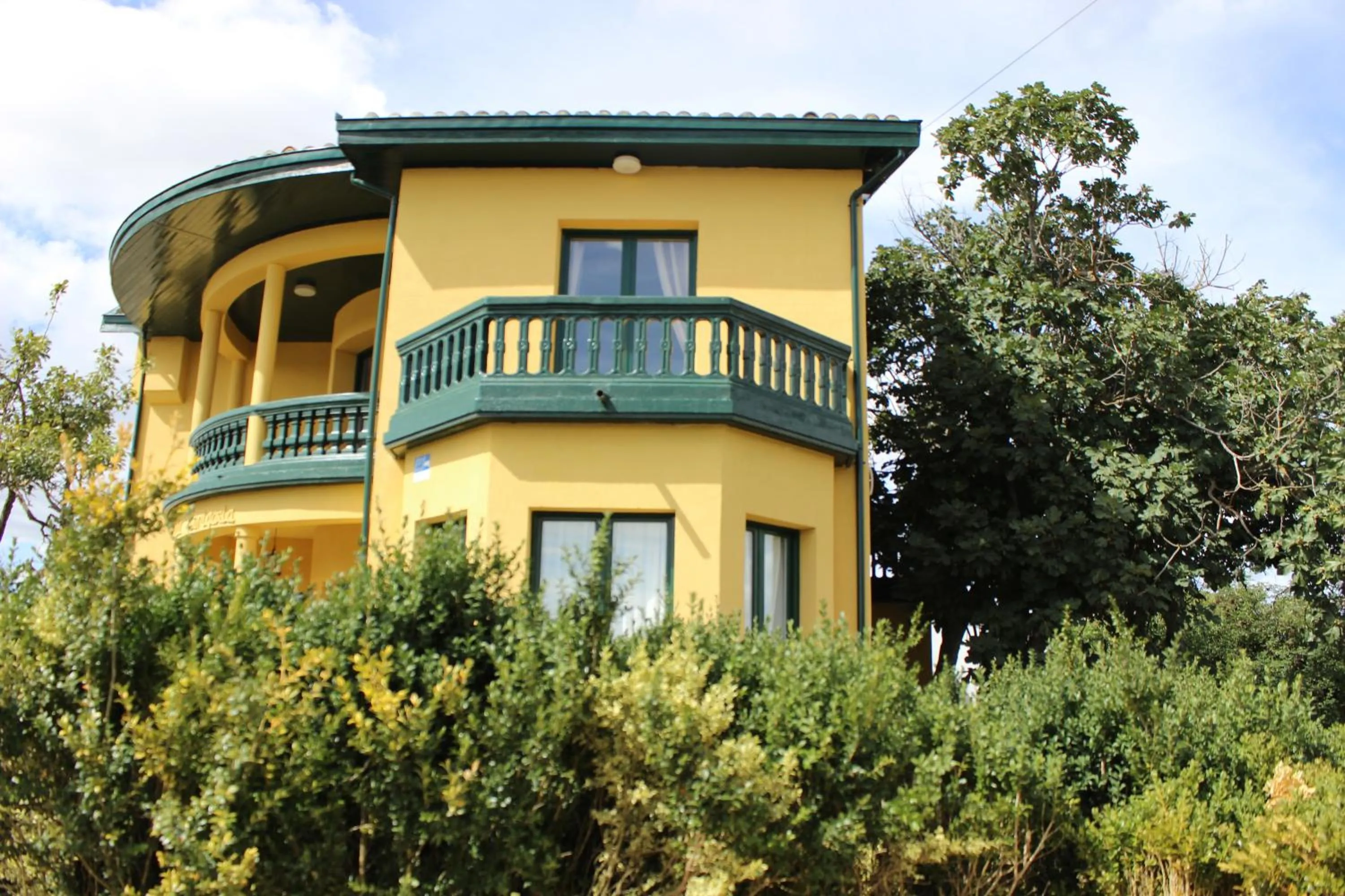 Property building in Hotel Valle del Oja