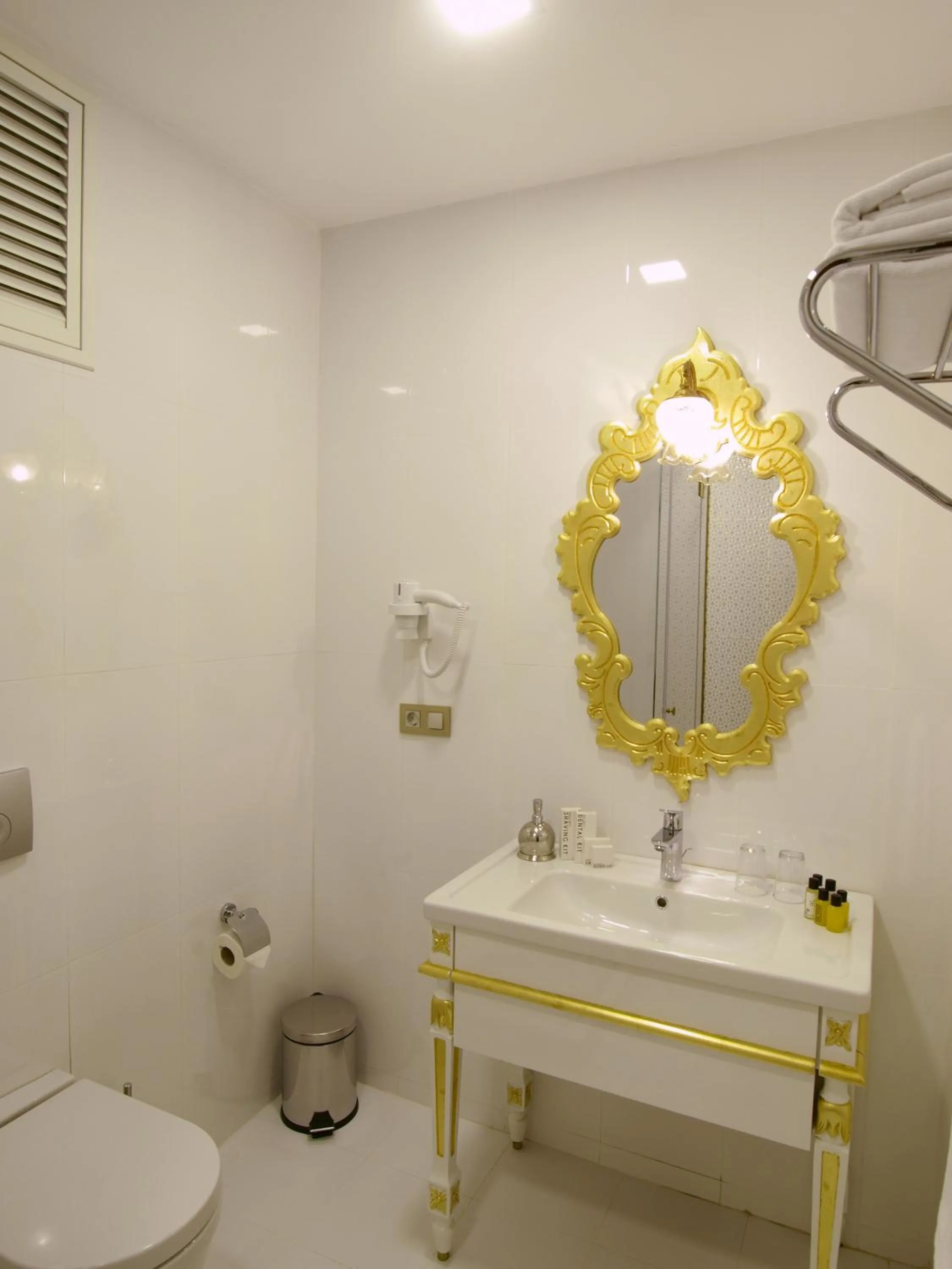 Bathroom in MB Deluxe Hotel