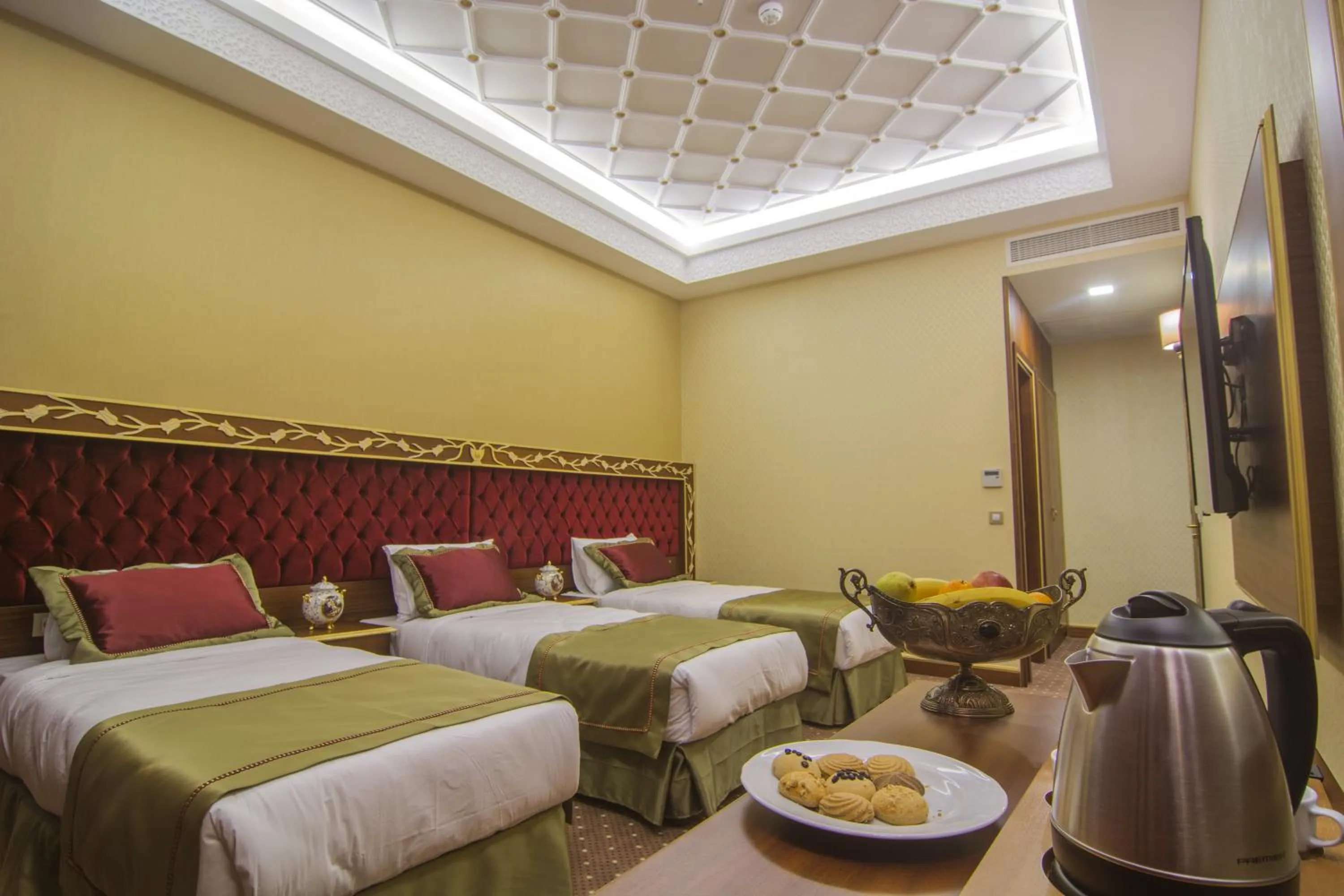 Photo of the whole room in MB Deluxe Hotel