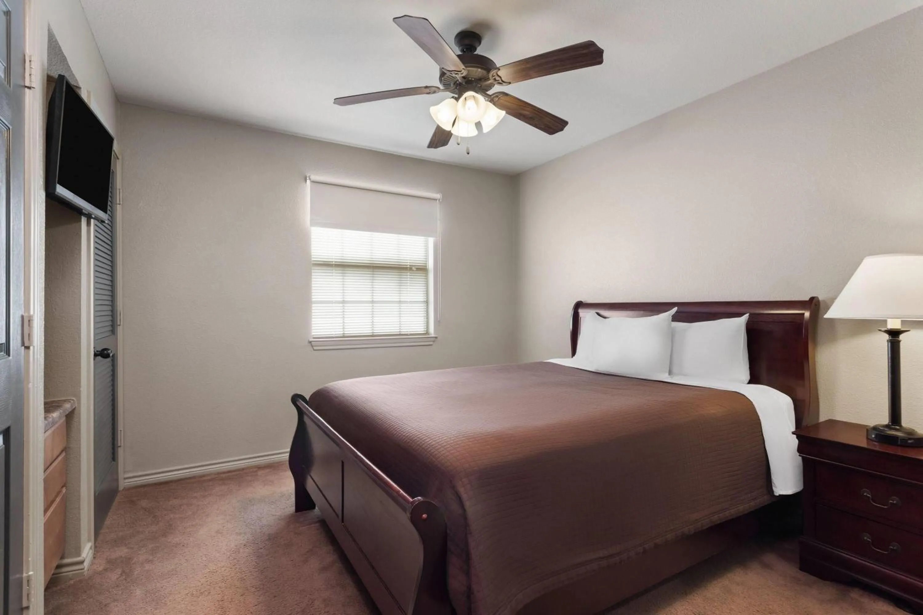 Photo of the whole room, Bed in Eagle's Den Suites Big Spring a Travelodge by Wyndham