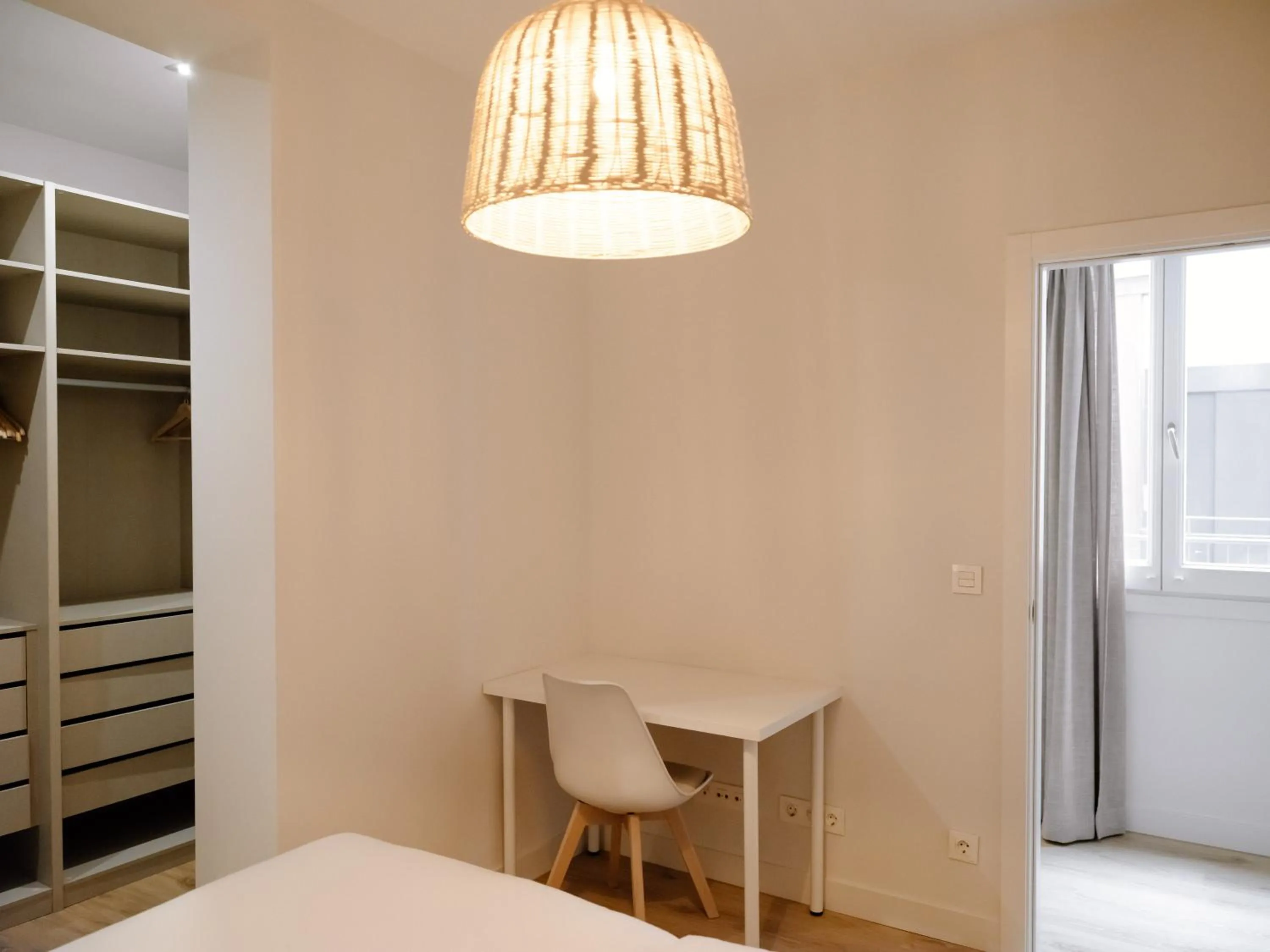 Bedroom, Bed in Slow Suites Luchana