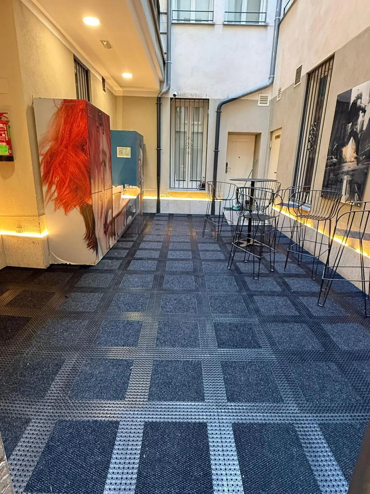 Patio in Slow Suites Luchana