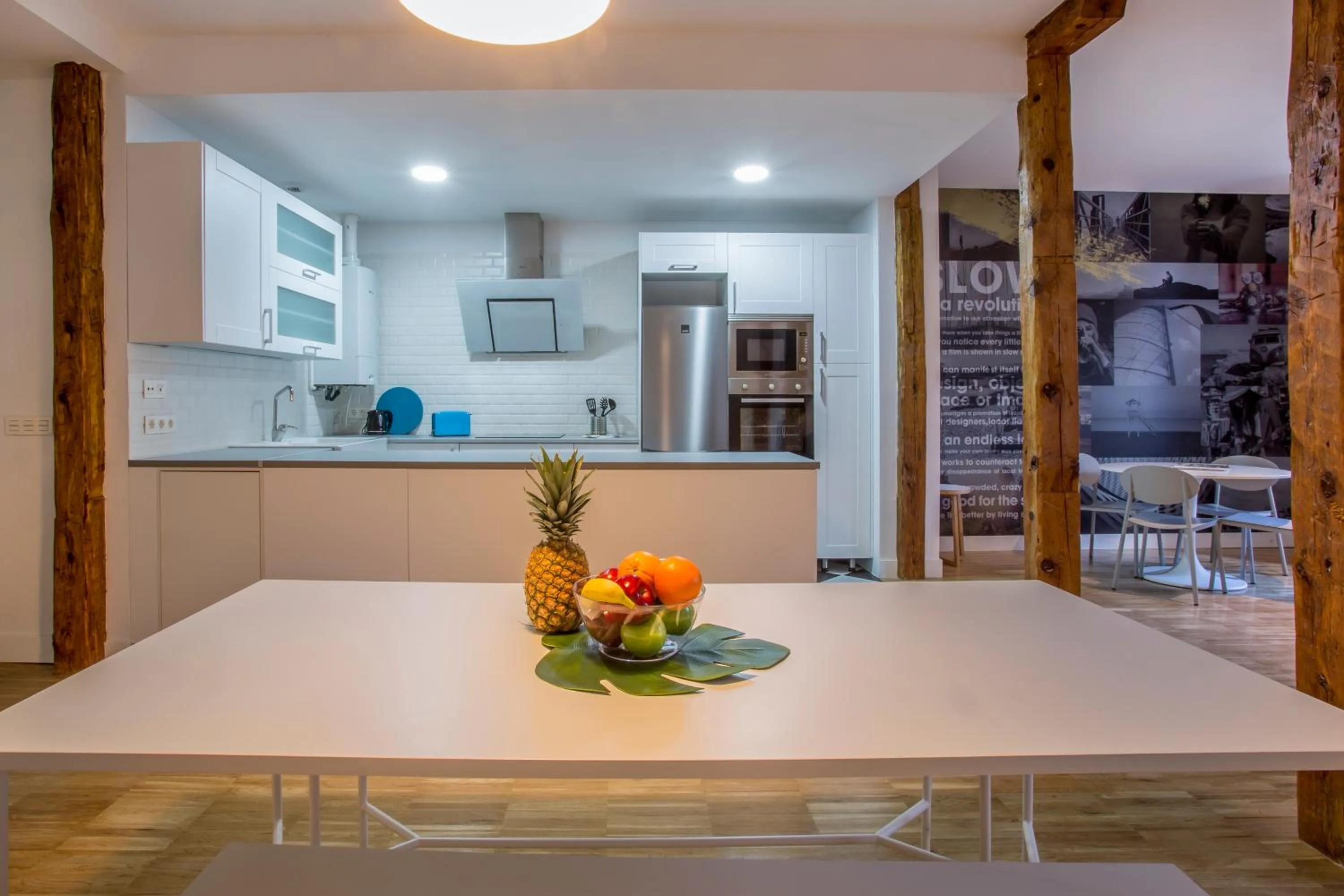 Dining area in Slow Suites Luchana