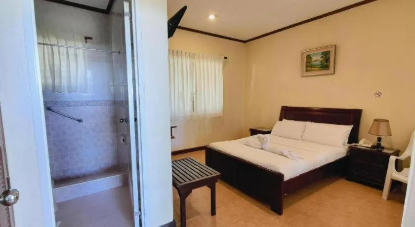 Bed in Ogtong Cave Resort