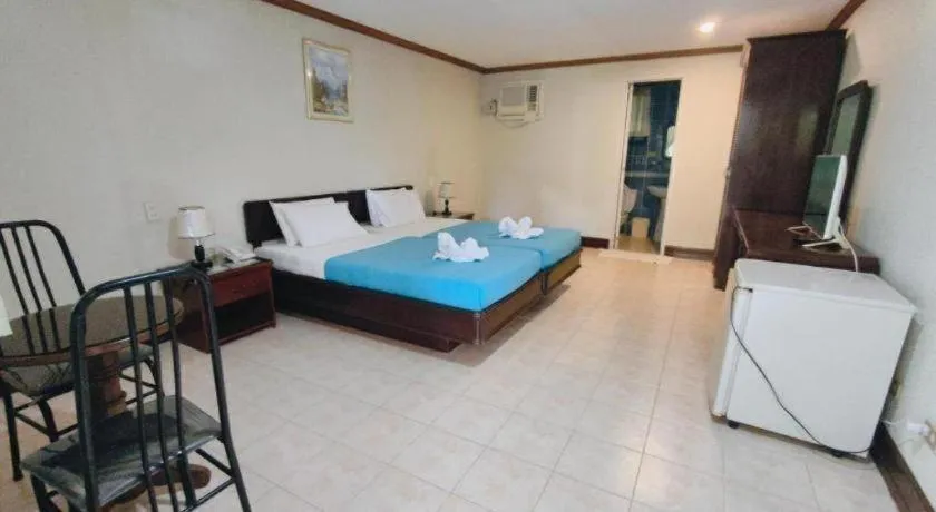 Bed in Ogtong Cave Resort