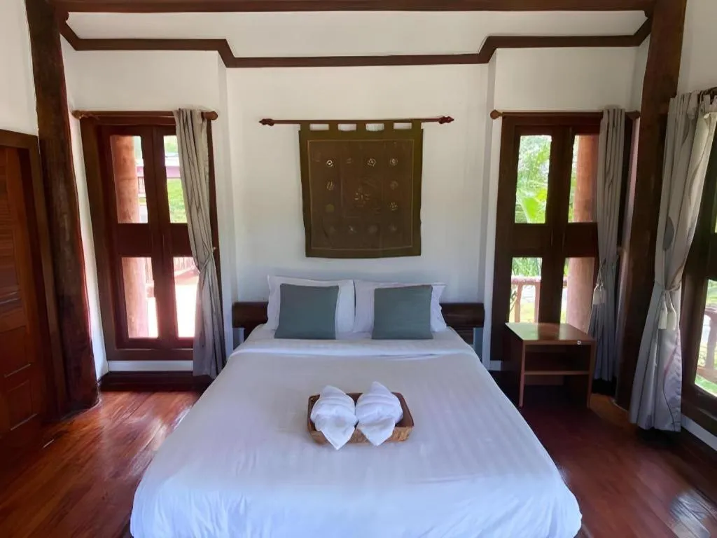 Bed in Khaopubpa Resort