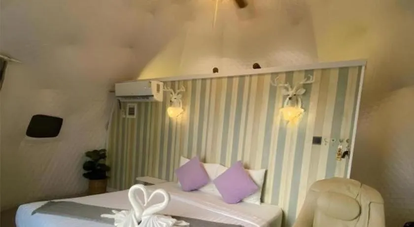 Bed in Stratus Resort