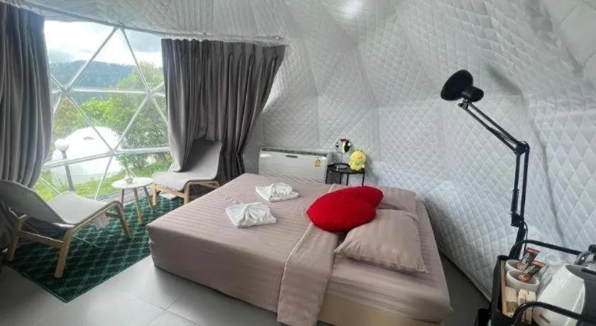 Bed in Stratus Resort