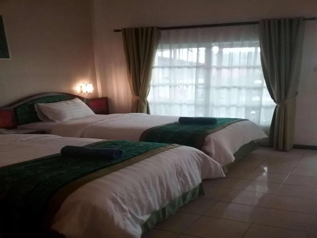 Bed in Parapat View Hotel