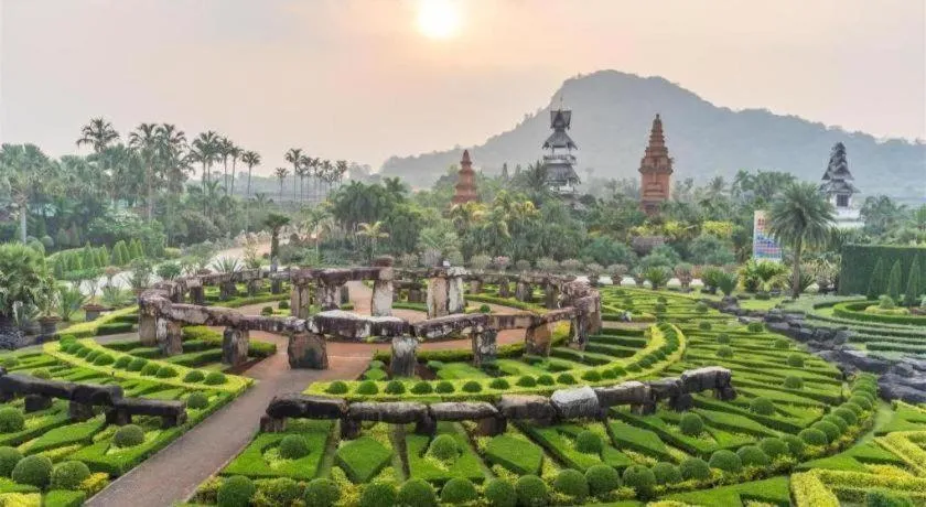 Baan Cha-lier Sook Bangsaray