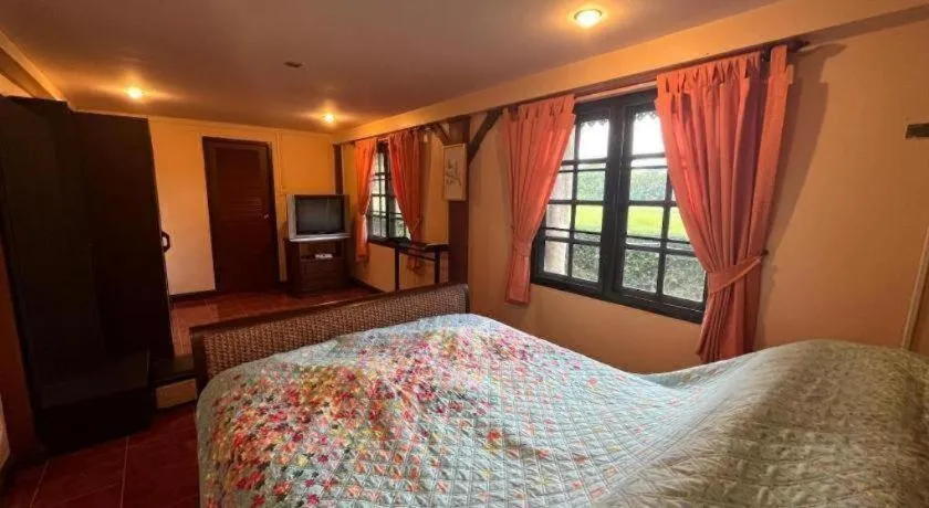 Bed in SailomResortKhaoyai