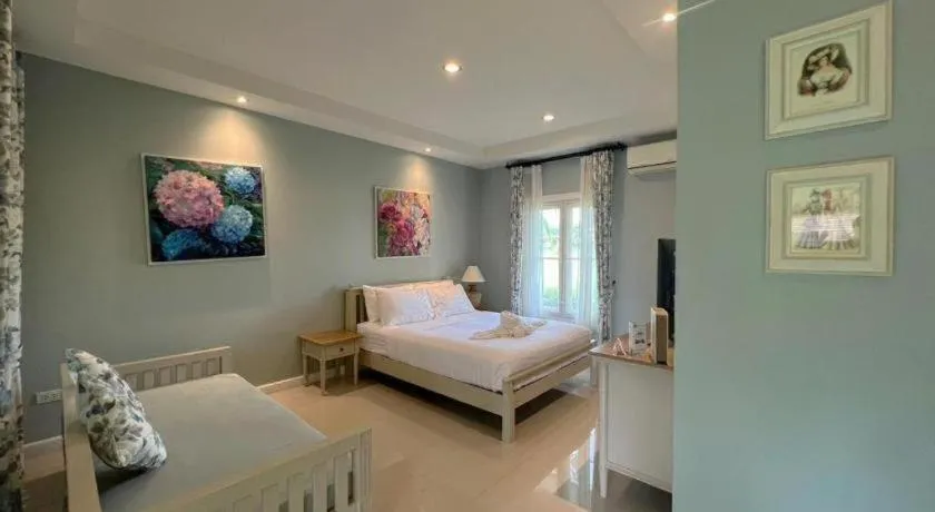 Bed in SailomResortKhaoyai