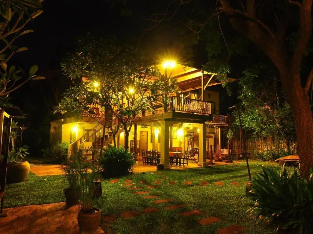 Baan Suan Amphawa Baan Suan Amphawa