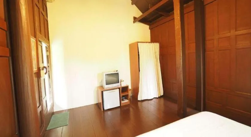 Bed in Baan Suan Amphawa