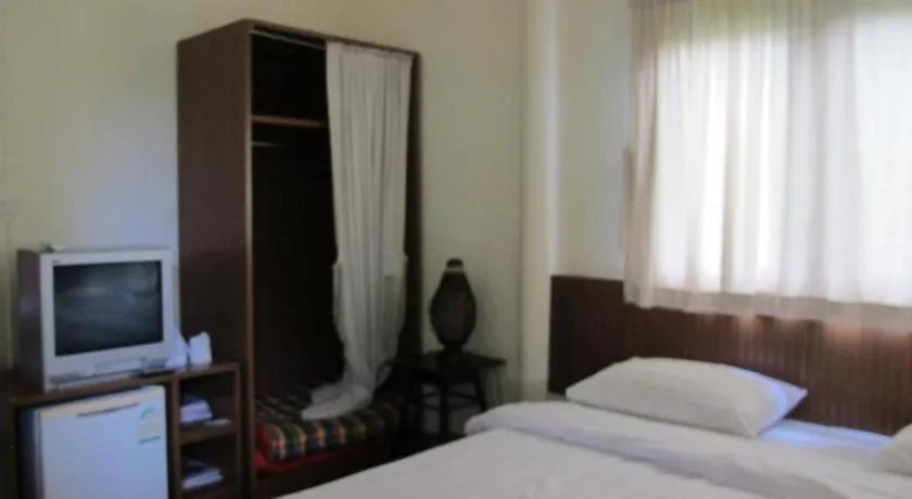 Bed in Baan Suan Amphawa