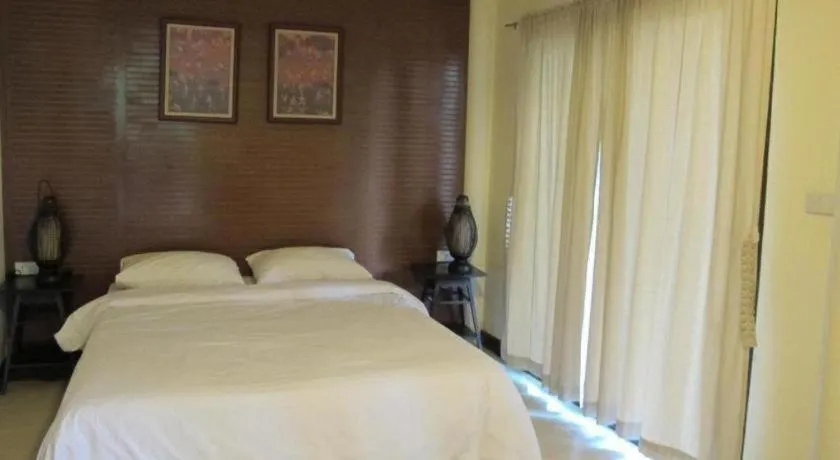 Bed in Baan Suan Amphawa