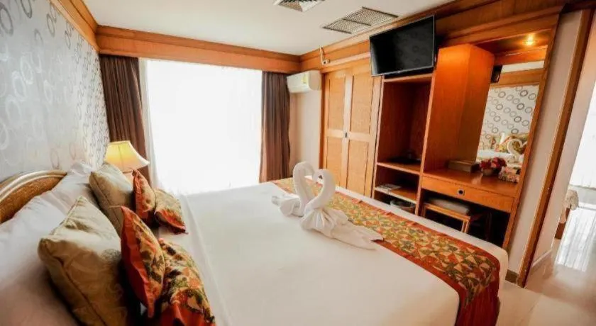 Bed in Haad Kaew Resort Songkhla