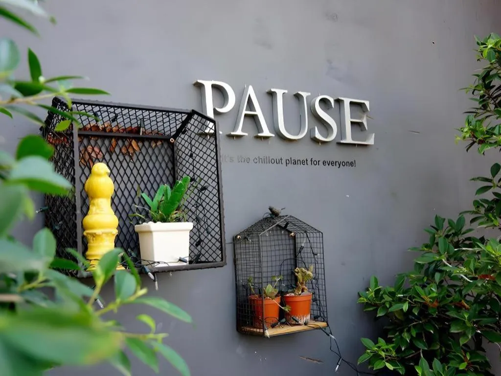 PAUSE Resort & Bar