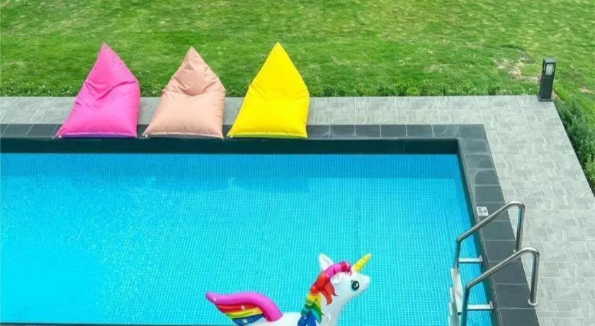 Home and Hill Resort