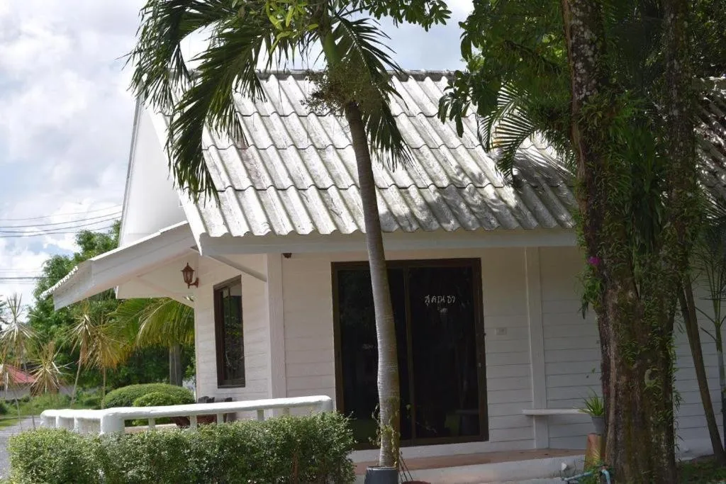 Home and Hill Resort