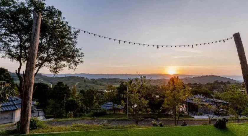 Dern Din Du Dao Resort