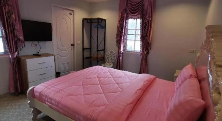 Bed in Chateau de Erawan