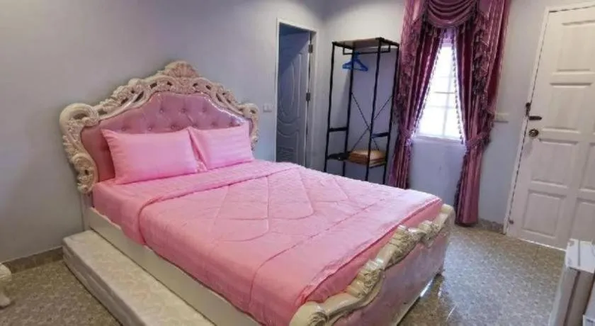 Bed in Chateau de Erawan