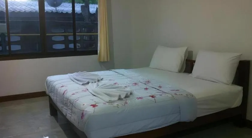 Bed in Khemthong Resort 9