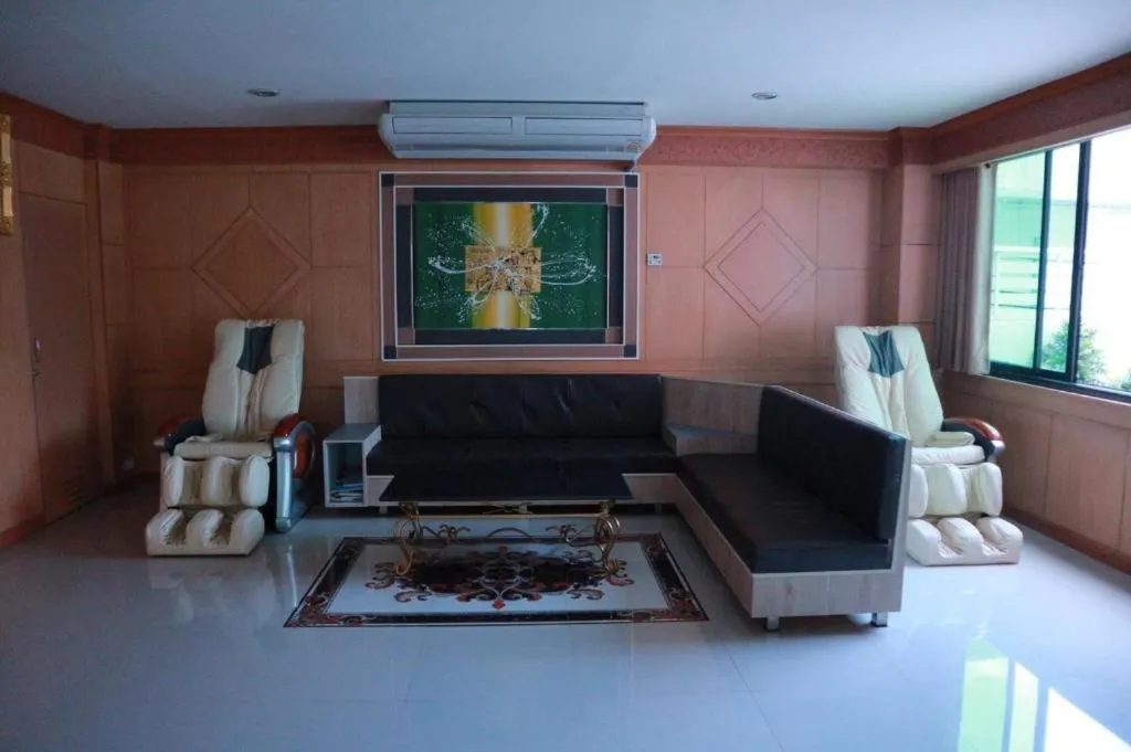 Phetlada Pavilion & Resort