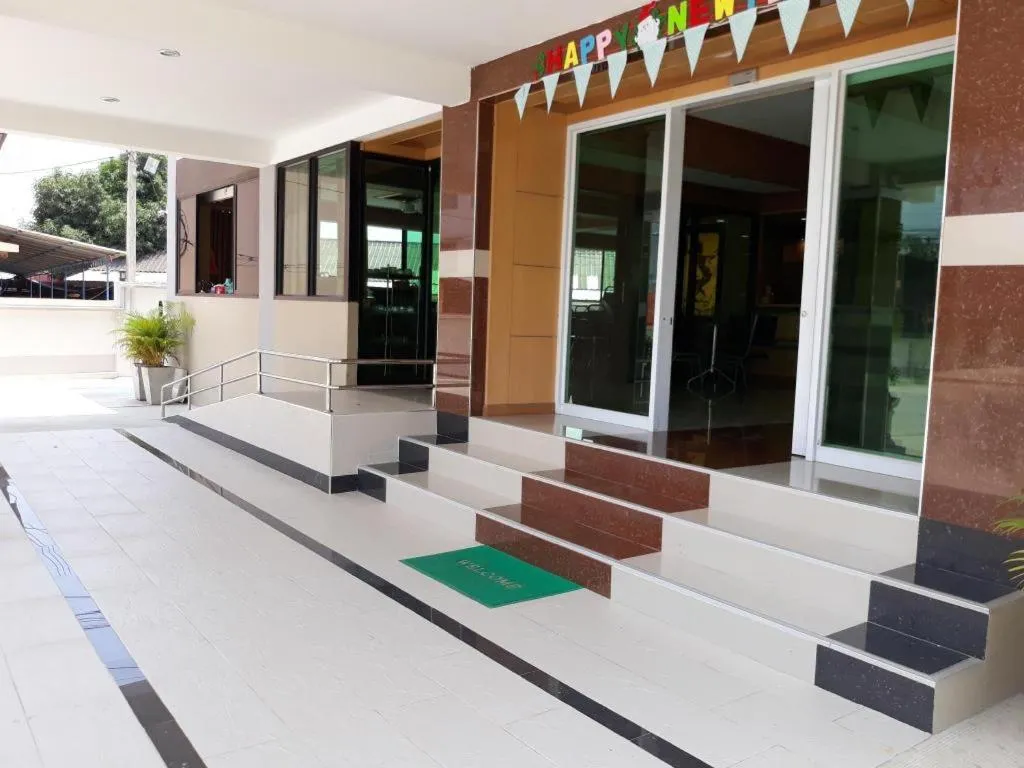 Phetlada Pavilion & Resort