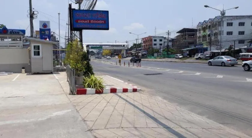 Phetlada Pavilion & Resort