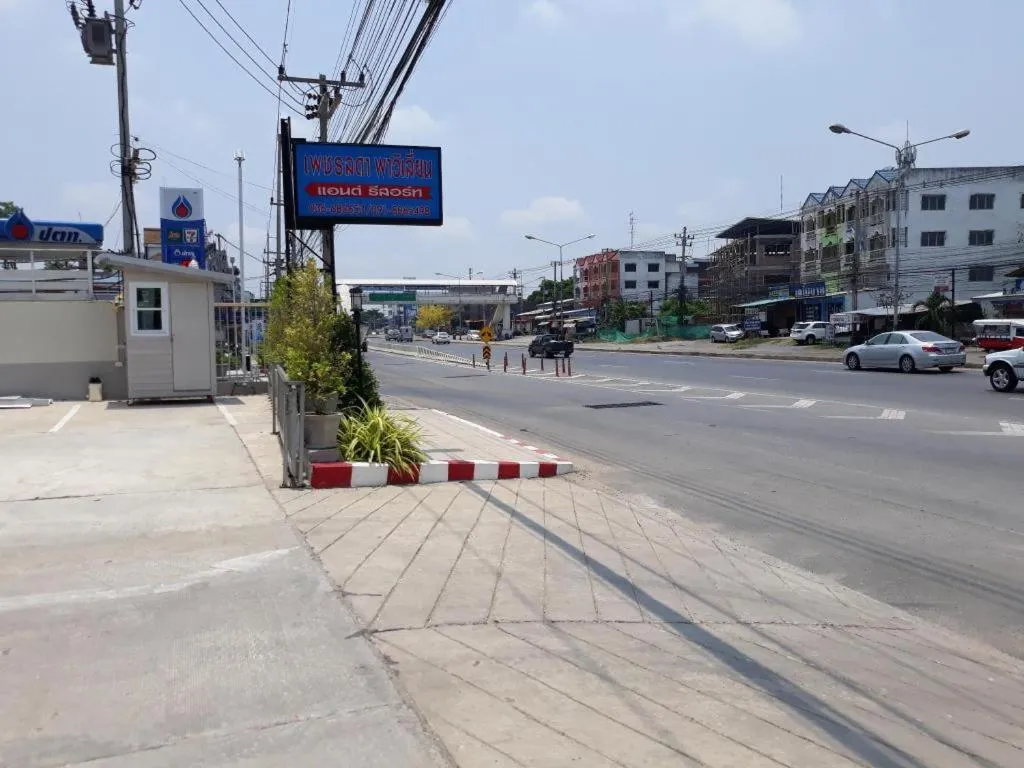 Phetlada Pavilion & Resort