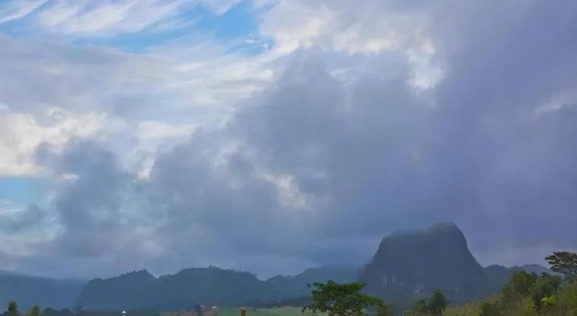 Maan Mek Talay Mok Resort