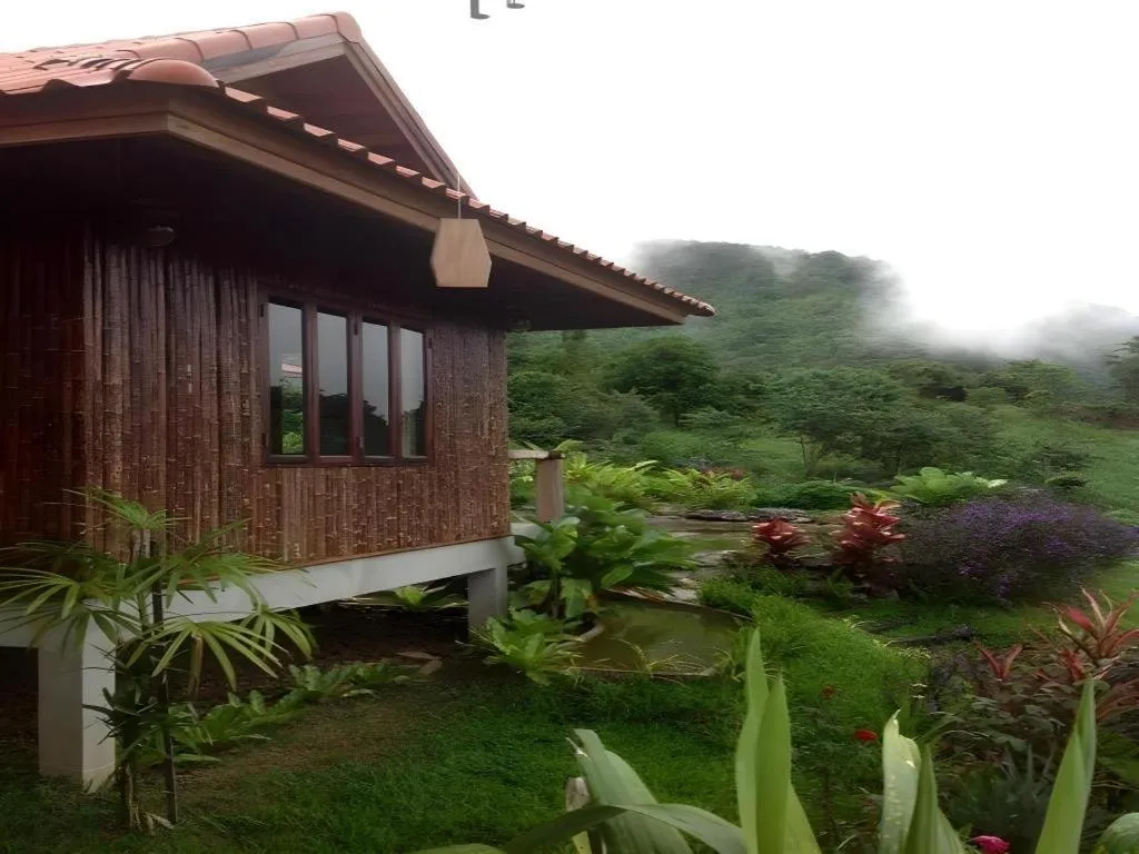 Maan Mek Talay Mok Resort