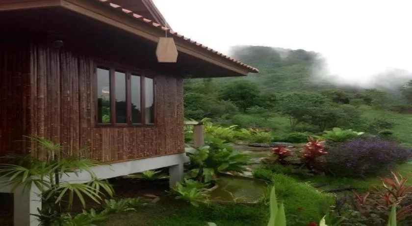 Maan Mek Talay Mok Resort