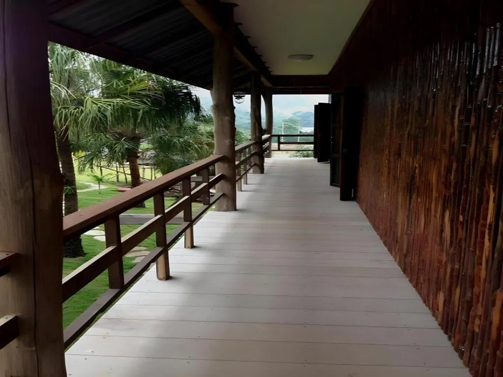 Maan Mek Talay Mok Resort