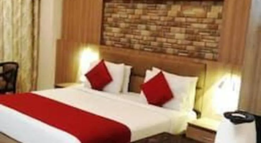 Bed in The Pearl Grand Hotel