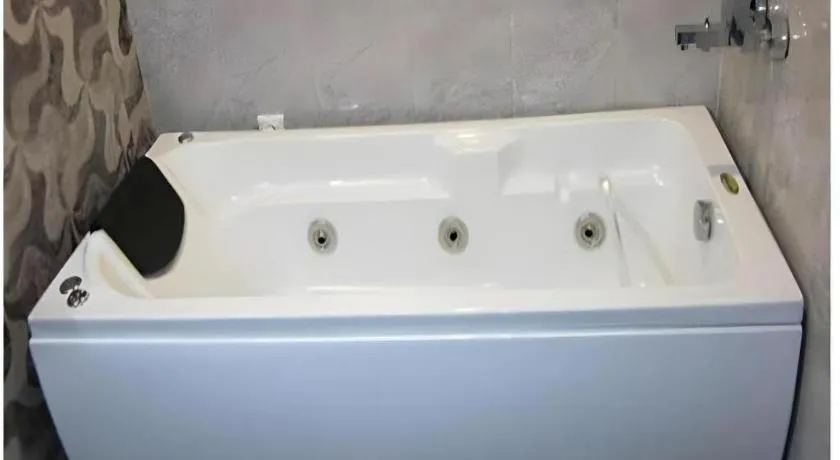 The Pearl Grand Hotel