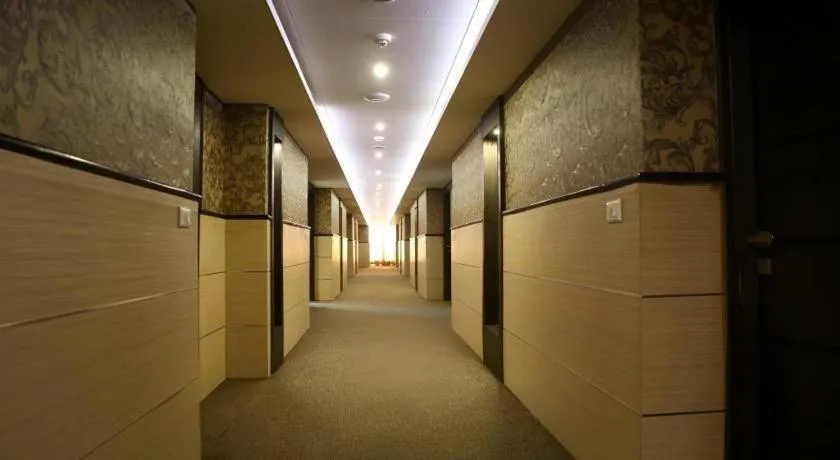 The Pearl Grand Hotel