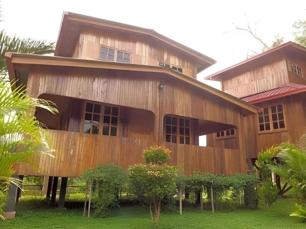 Borneo Tree House