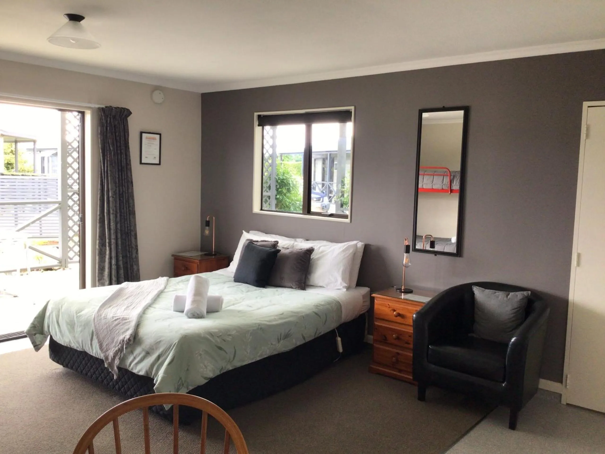 Bed in Fiordland Great Views Holiday Park