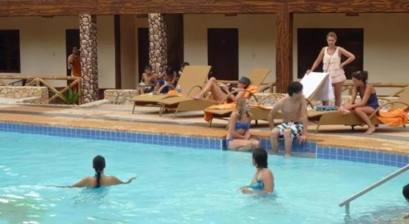 Nataasan Beach Resort and Dive Center