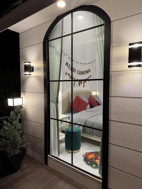 Bed in Mid-Mountain Home