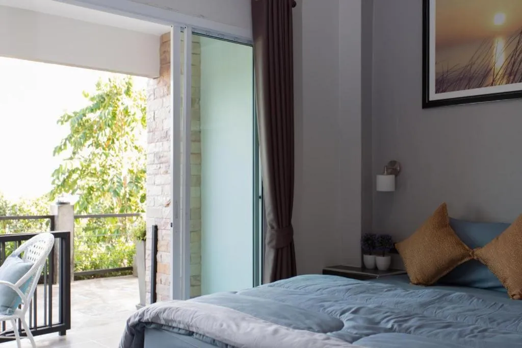 Bed in Chalita Goodview