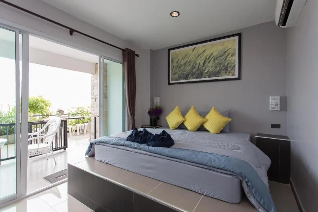 Bed in Chalita Goodview